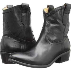 Frye women’s Carson shortie black size 9